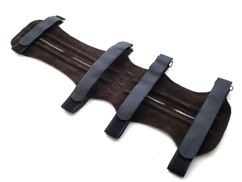 Protector de brazo de cuero para tiro con arco Protector de brazo para tiro con arco en relieve